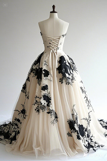 Niulatu Champagne A-line Sweetheart Neckline Tulle Applique Wedding Dress, Vintage Long Evening Gown HZ1026